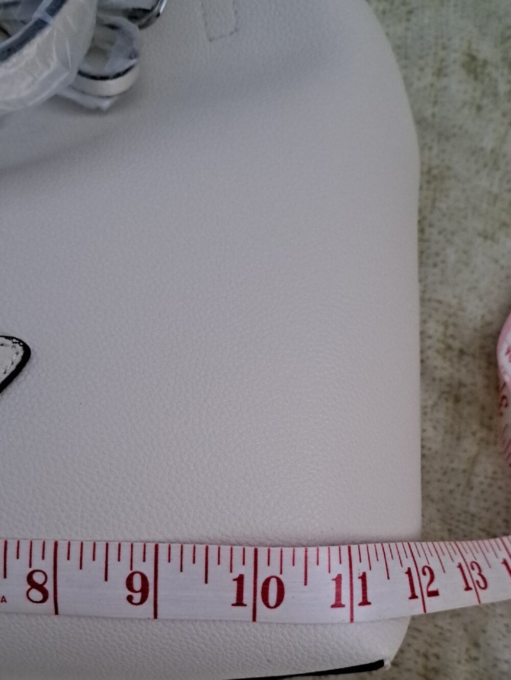 Guess Cream Pebbled Drawstring Shoulder Bag - Picture 9 of 12